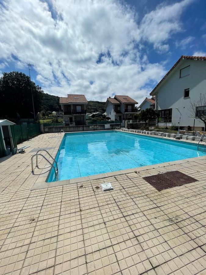 Chalet En Urbanizacion Con Piscina Argoños Eksteriør billede